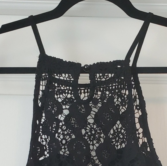 High Neck Crotchet Tank - Picture 4 of 4